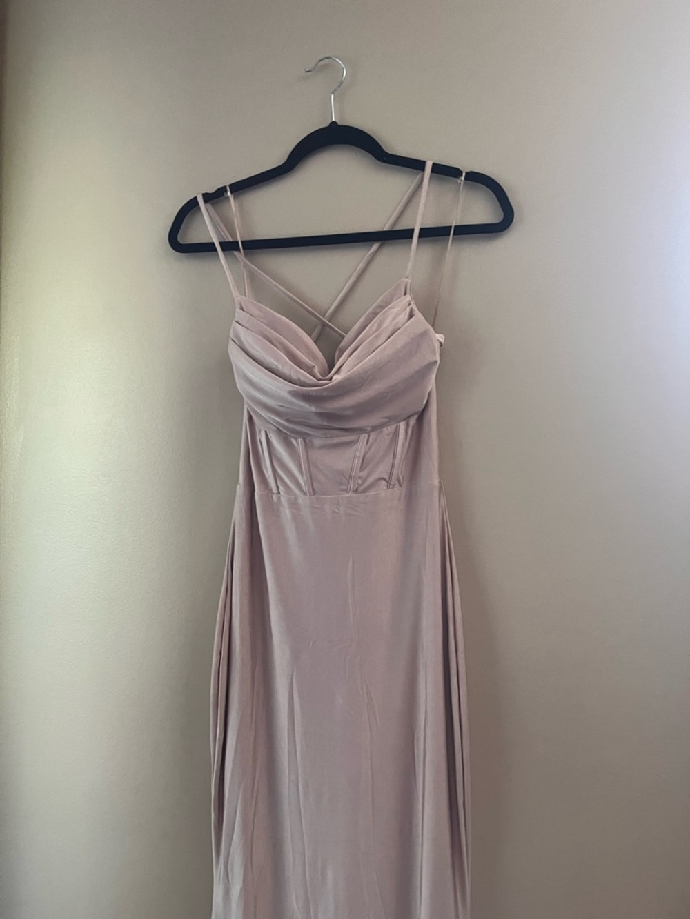 NWT Windsor Beautiful champagne creamy satiny long Maxi Dress - size small